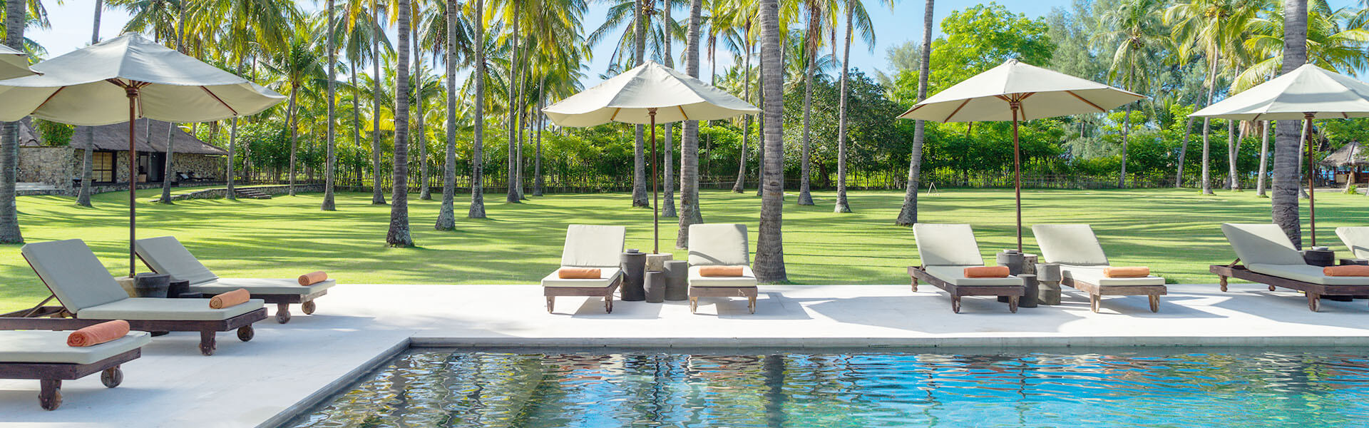 Sira Beach House - Blissful poolside